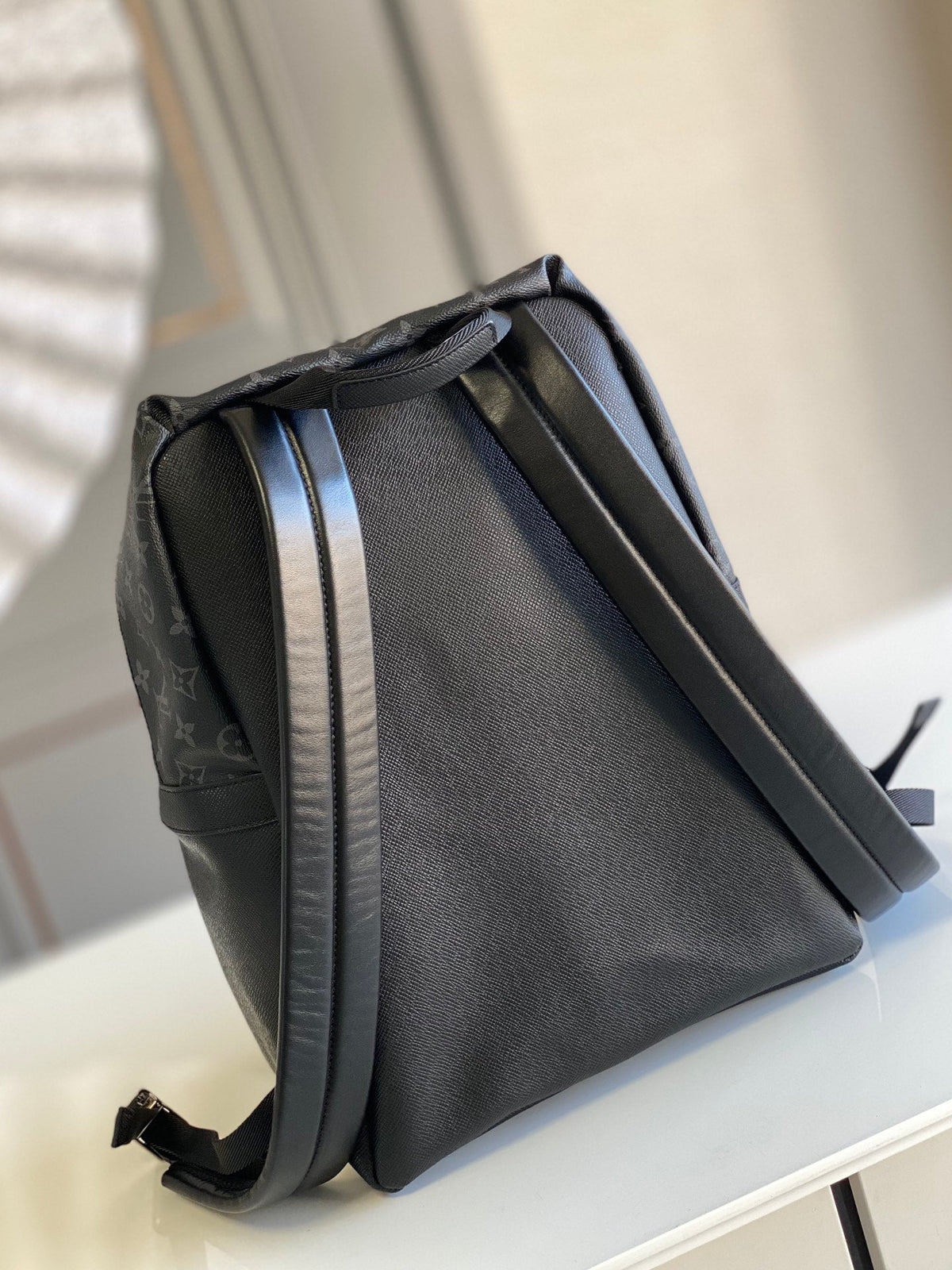 DISCOVERY BACKPACK 40 IN BLACK MONOGRAM CANVAS