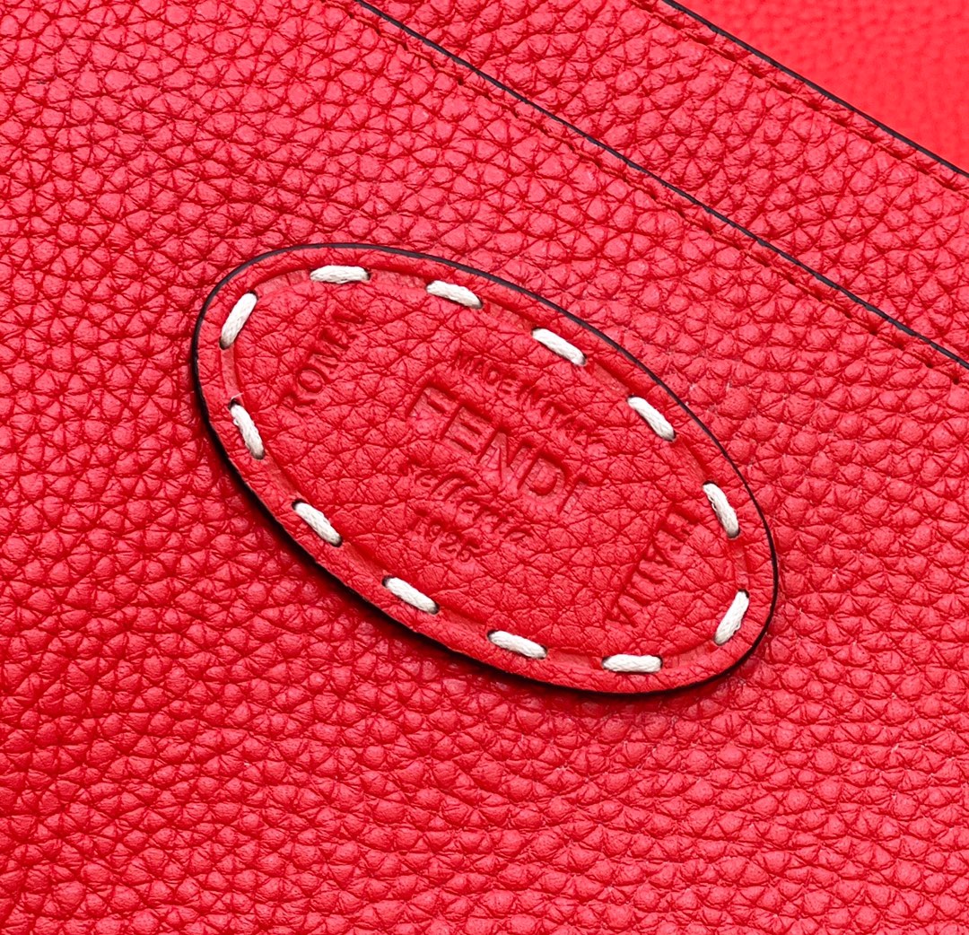 PEEKABOO ISEEU 33 IN RED GRAINED CALFSKIN SILVER HARDWARE