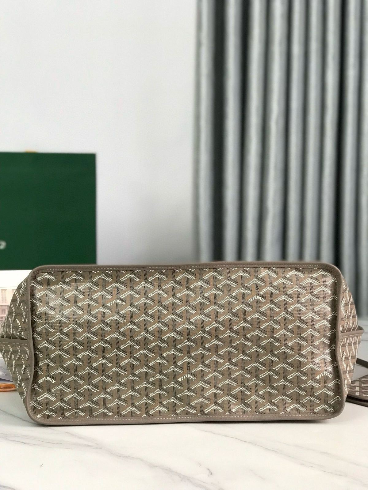 GOY REVERSIBLE ANJOU 39*32*19