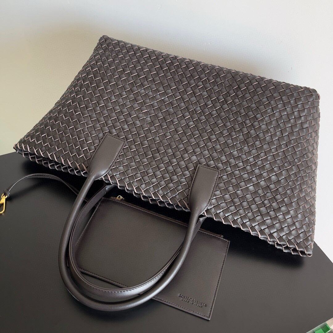 LARGE CABAT 51 IN BROWN LAMBSKIN