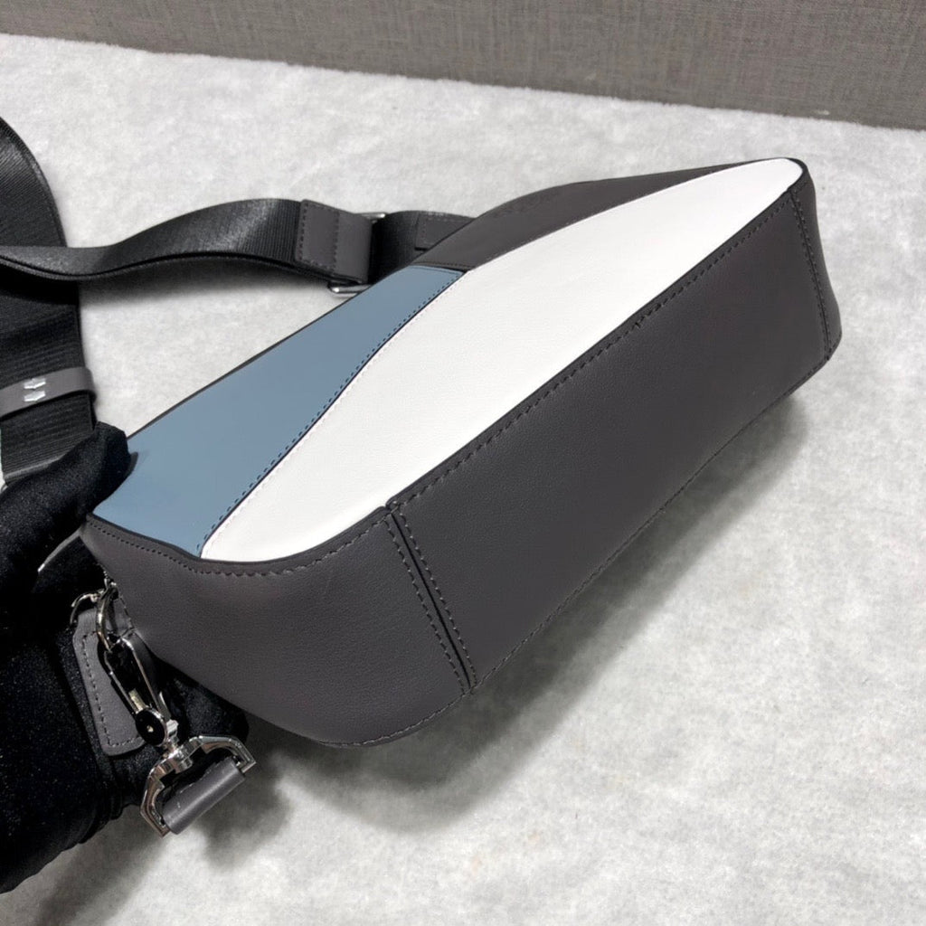 LO Messenger Bag