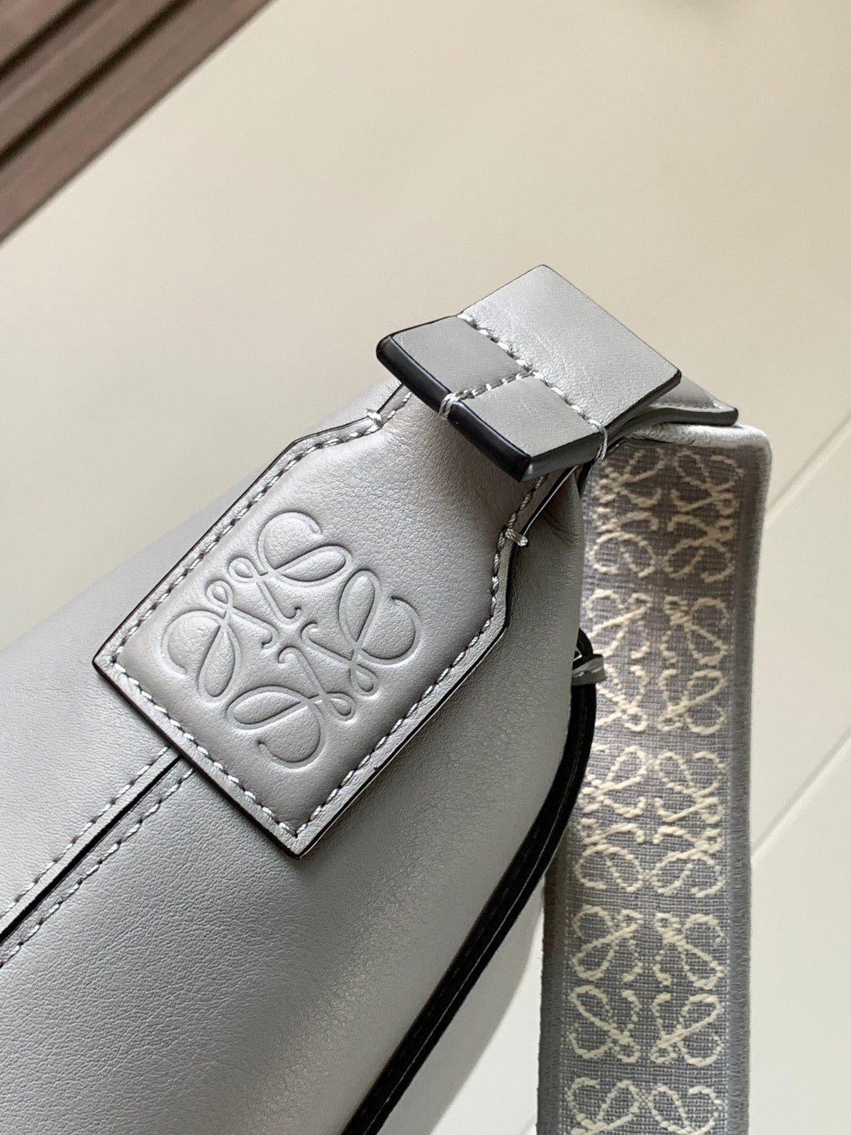LO Messenger Bag