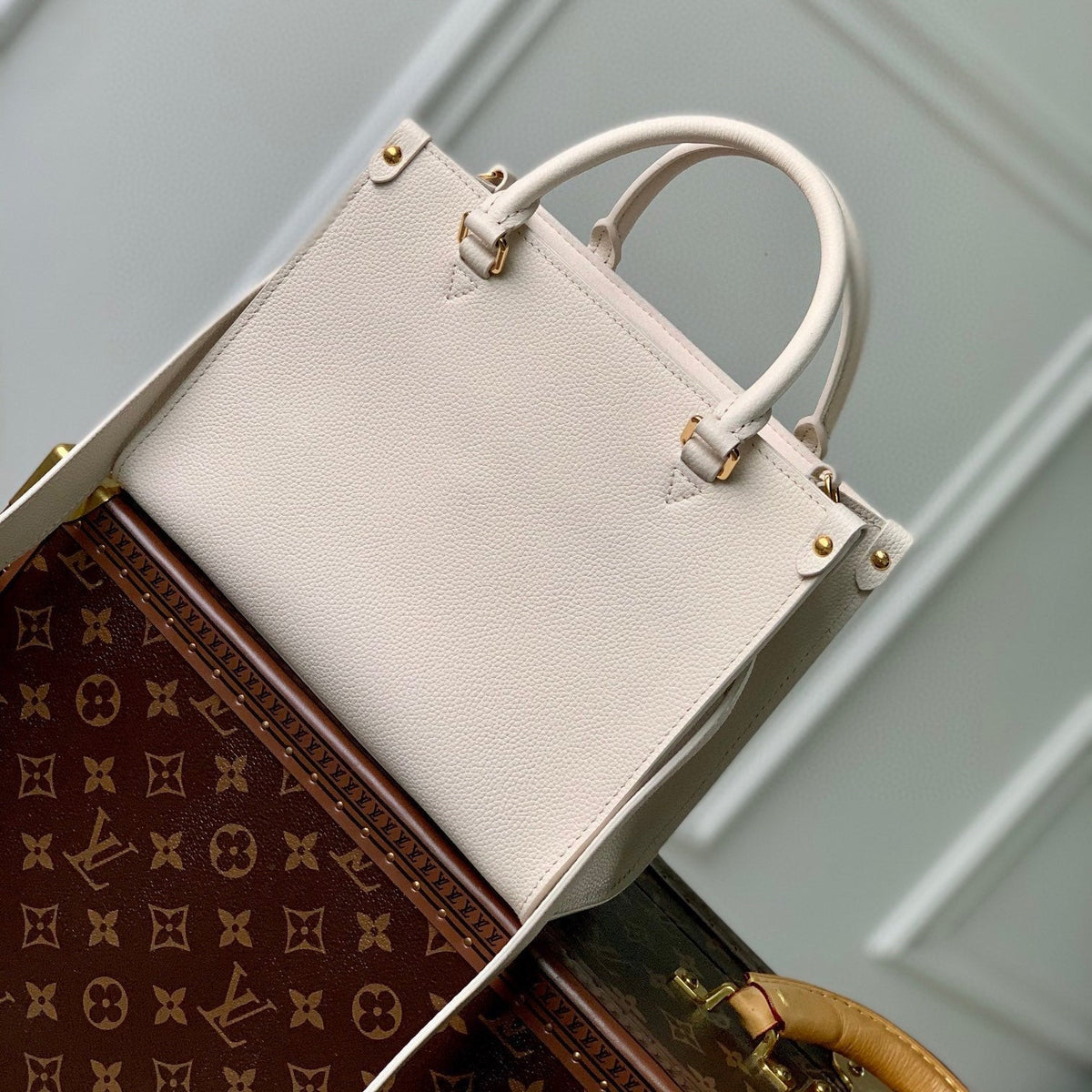 LOCK & GO BAG 24 IN QUARTZ BEIGE GRAIN CALFSKIN