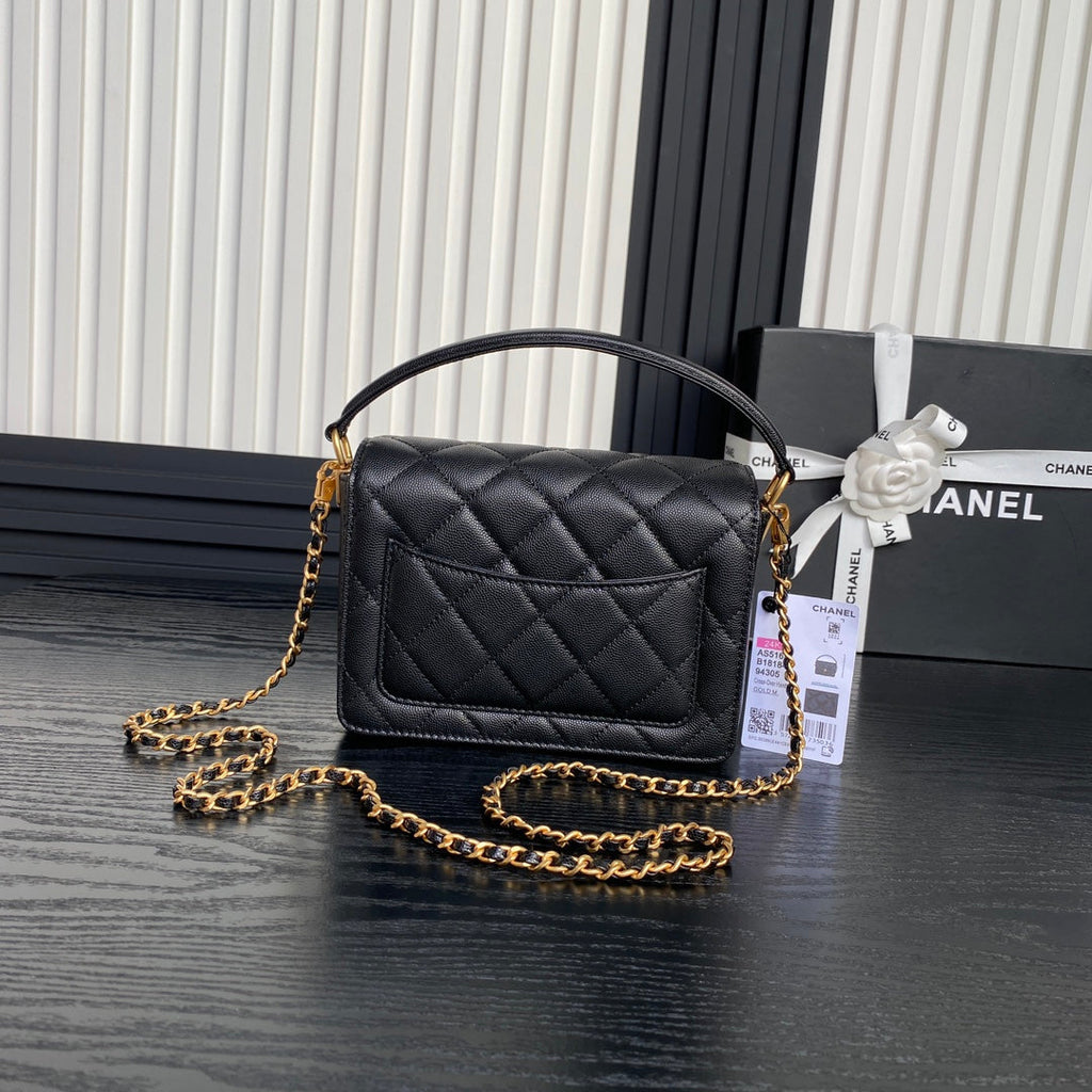 RETRO STYLE FLAP BAG 19 IN BLACK GRAINED CALFSKIN GOLD HARDWARE