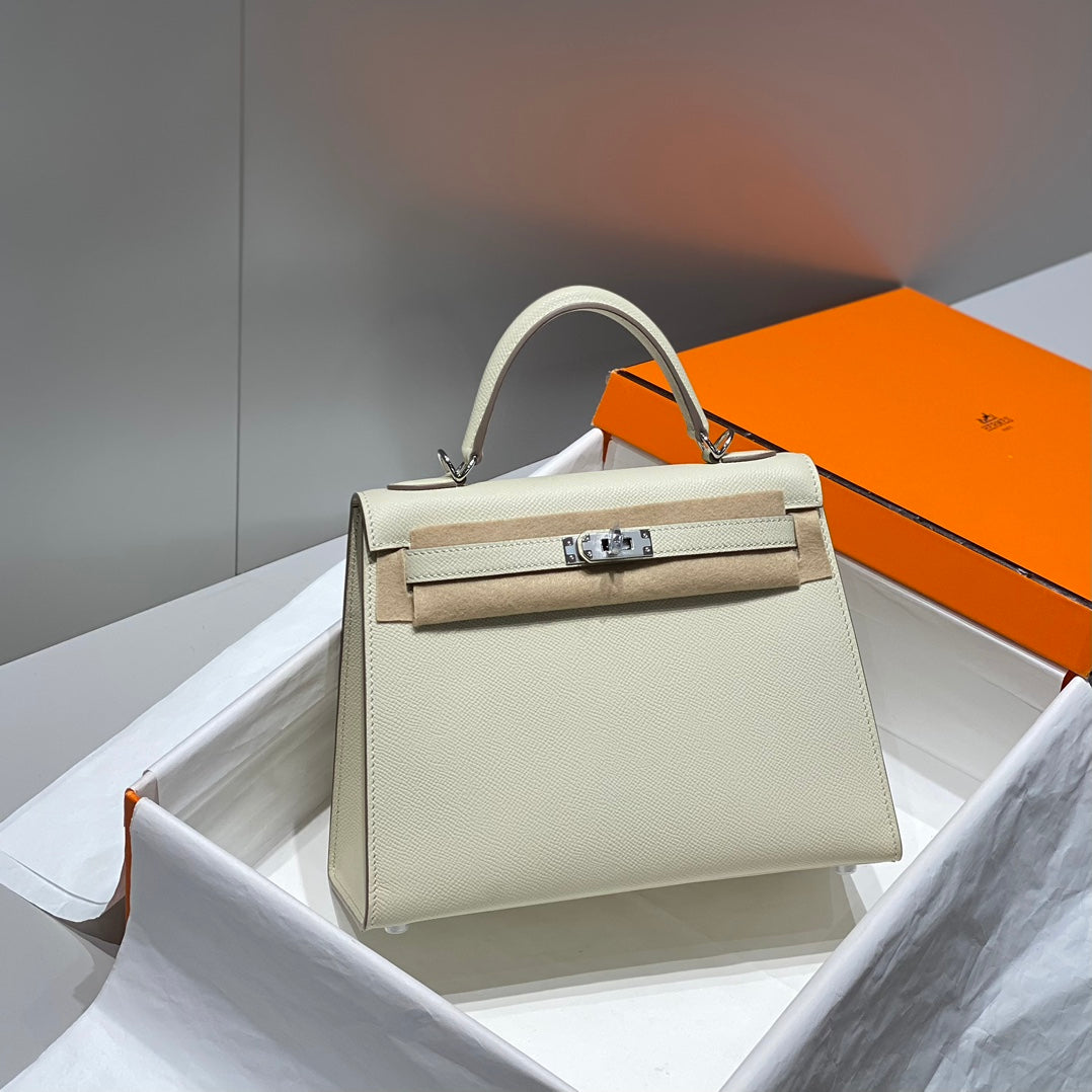 KELLY 25CM IN NATA EPSOM CALFSKIN SILVER HARDWARE